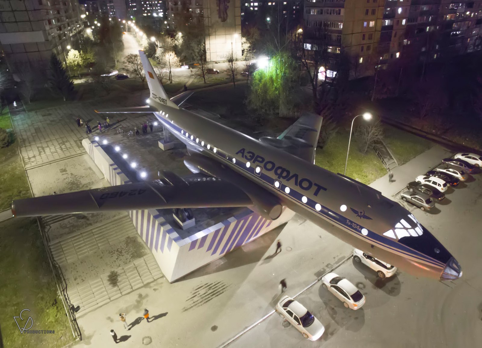 Памятник самолёту ТУ-104А