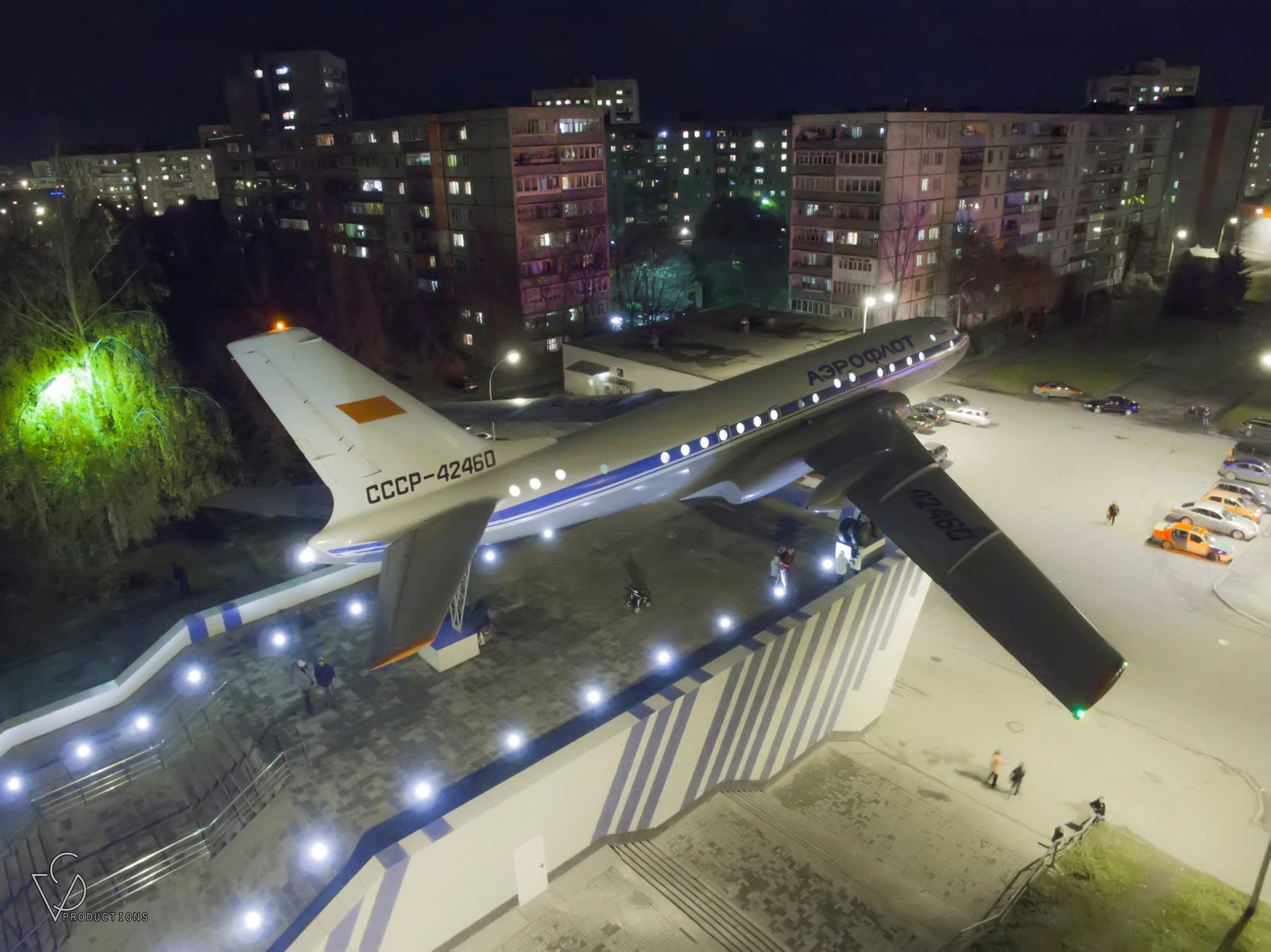 Памятник самолёту ТУ-104А 1