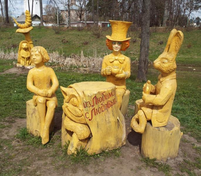 Деревянные скульптуры города Любима 0